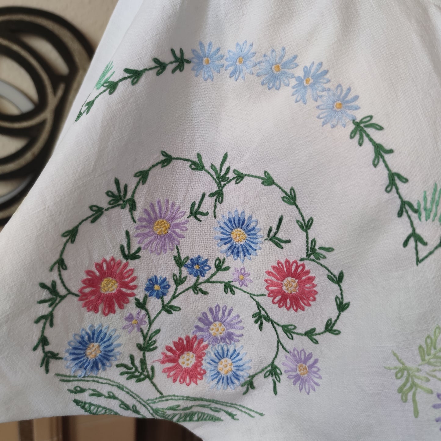 Daisy Swirl Tee
